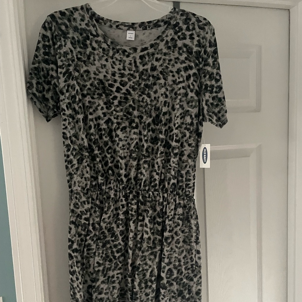 Black and gray cheetah print dress